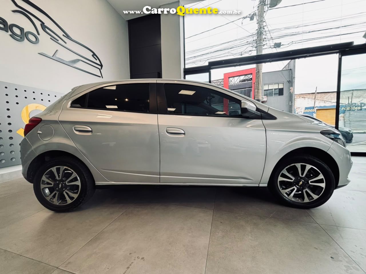 CHEVROLET   ONIX HATCH LTZ 1.4 8V FLEXPOWER 5P MEC.   PRATA 2015 1.4 FLEX - Loja