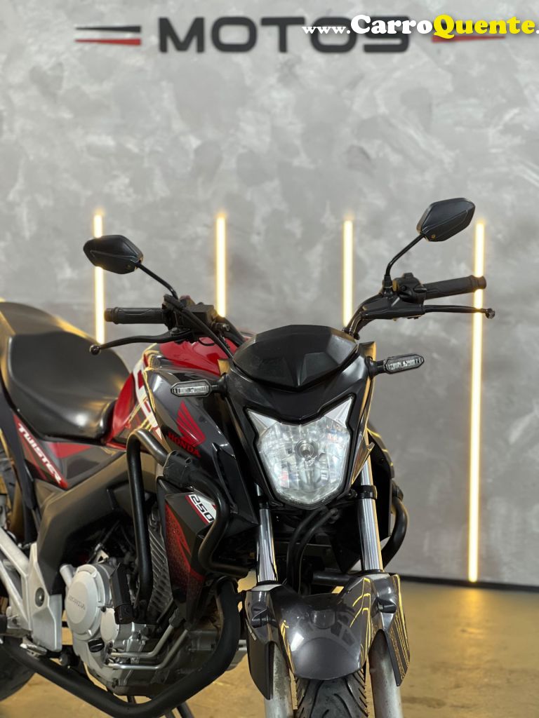 HONDA   CB TWISTERFLEXONE 250CC   VERMELHO 2020 250 GASOLINA - Loja