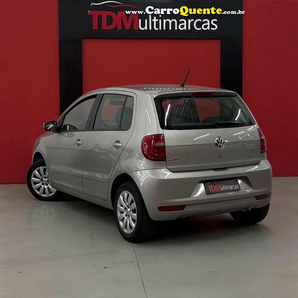 VOLKSWAGEN   FOX SELEÇÃO 1.0 TOTAL FLEX 8V 5P   PRATA 2014 1.0 FLEX - Loja