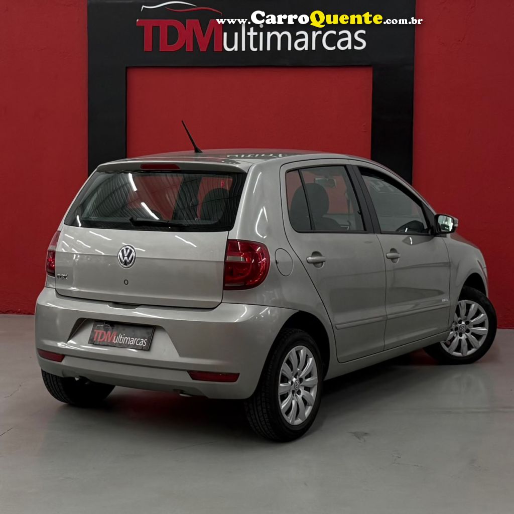 VOLKSWAGEN   FOX SELEÇÃO 1.0 TOTAL FLEX 8V 5P   PRATA 2014 1.0 FLEX - Loja
