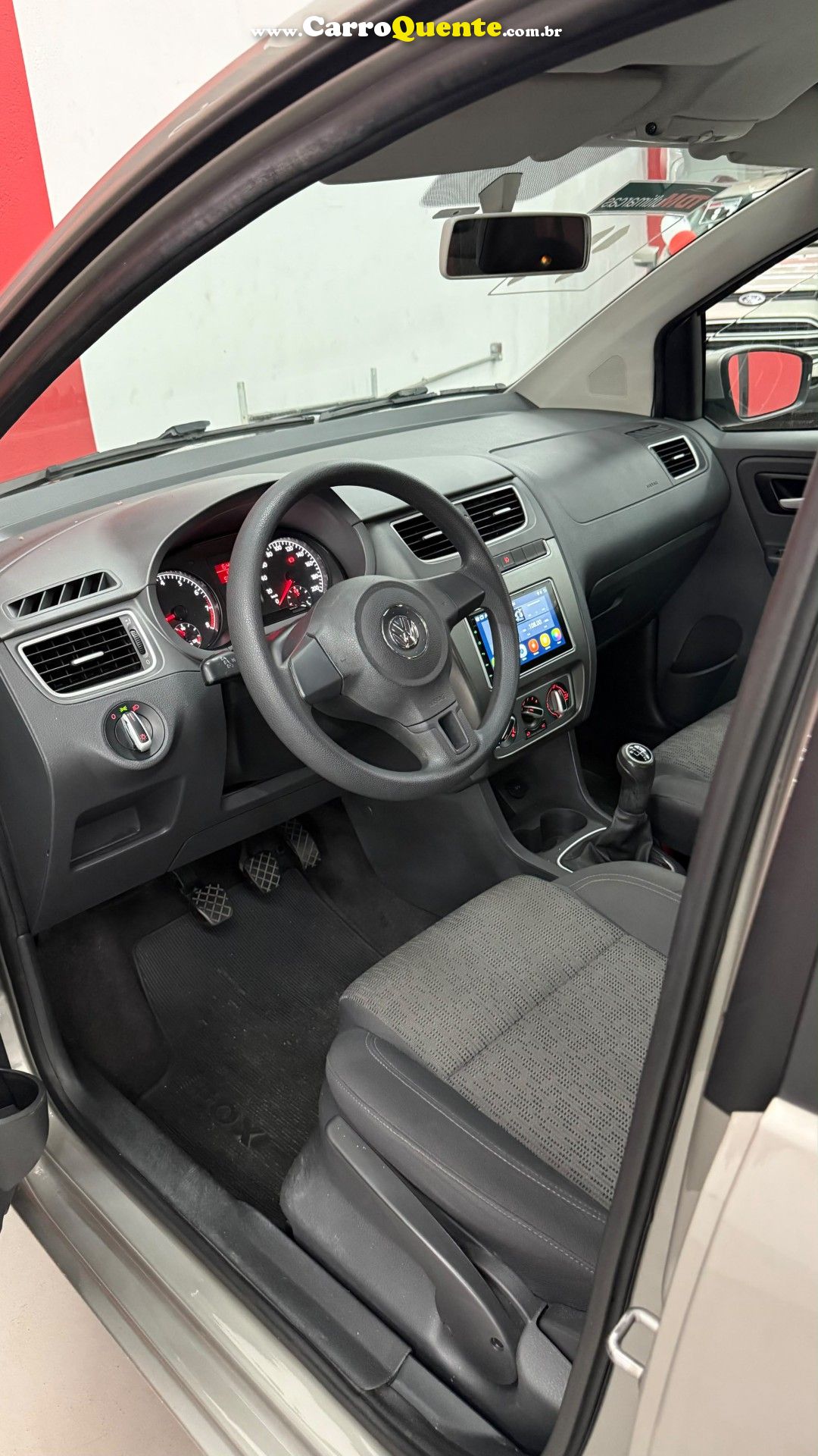 VOLKSWAGEN   FOX SELEÇÃO 1.0 TOTAL FLEX 8V 5P   PRATA 2014 1.0 FLEX - Loja