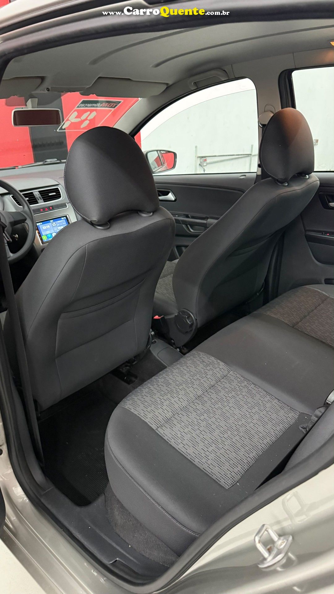 VOLKSWAGEN   FOX SELEÇÃO 1.0 TOTAL FLEX 8V 5P   PRATA 2014 1.0 FLEX - Loja