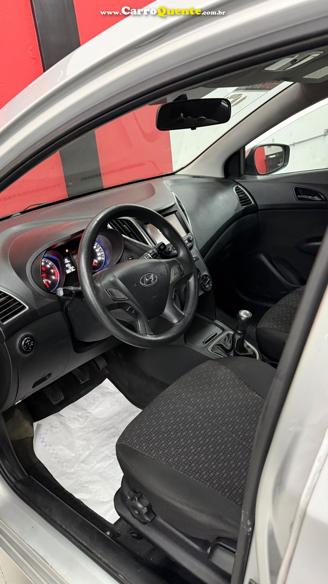 HYUNDAI   HB20 COMF.C.PLUSC.STYLE 1.0 FLEX 12V   PRATA 2019 1.0 FLEX - Loja