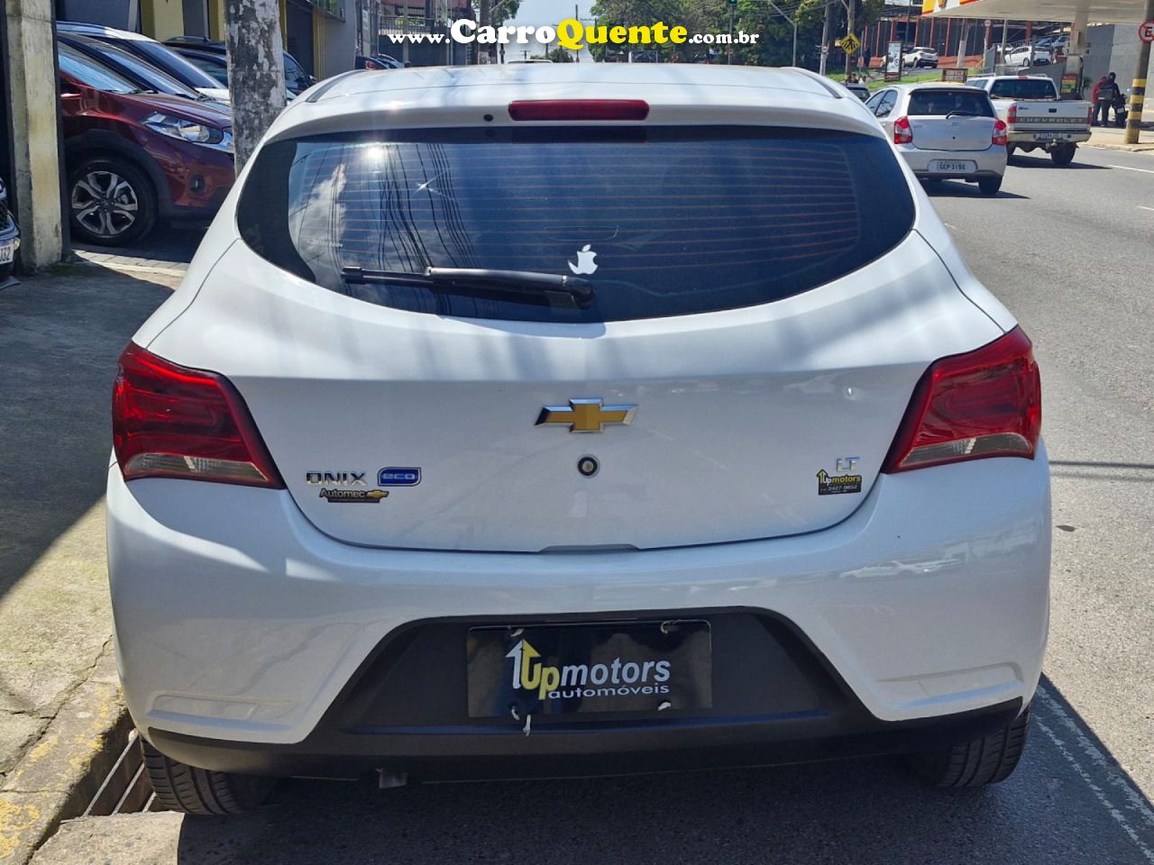 CHEVROLET   ONIX HATCH LT 1.0 8V FLEXPOWER 5P MEC.   BRANCO 2018 1.0 FLEX - Loja