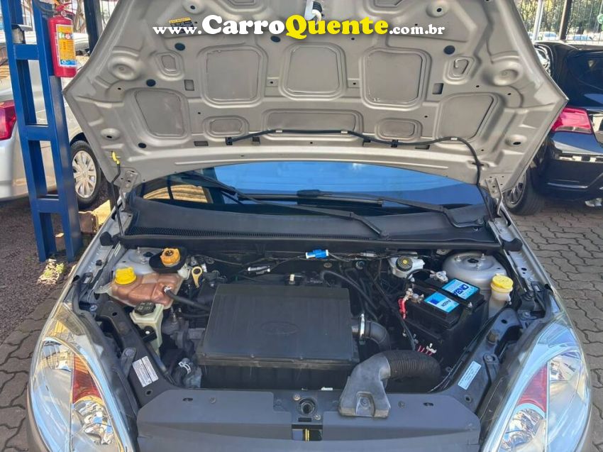 Ford FIESTA 1.0 ROCAM SE 8V FLEX 4P MANUAL - Loja