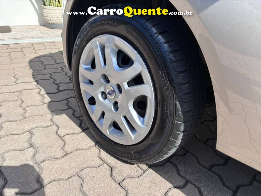 Ford FIESTA 1.0 ROCAM SE 8V FLEX 4P MANUAL - Loja