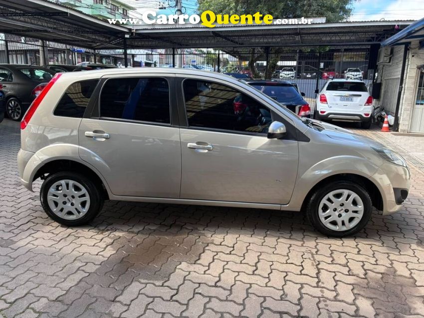 Ford FIESTA 1.0 ROCAM SE 8V FLEX 4P MANUAL - Loja