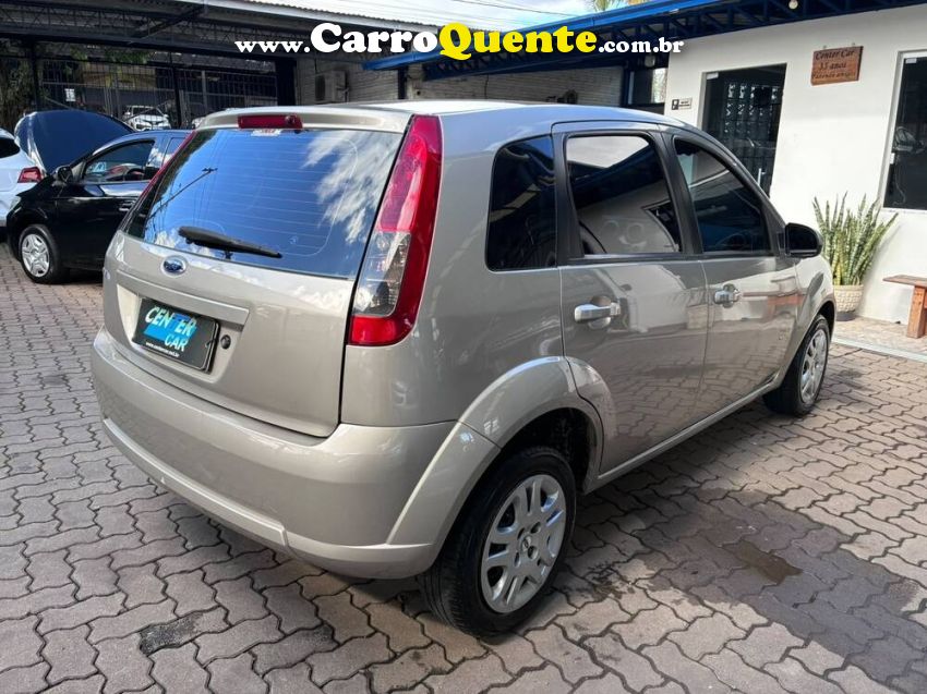 Ford FIESTA 1.0 ROCAM SE 8V FLEX 4P MANUAL - Loja