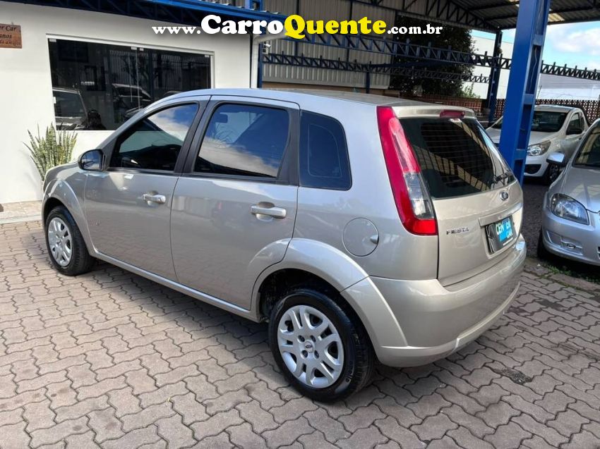 Ford FIESTA 1.0 ROCAM SE 8V FLEX 4P MANUAL - Loja