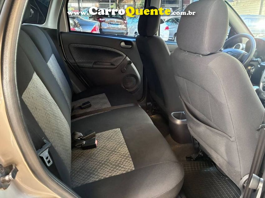 Ford FIESTA 1.0 ROCAM SE 8V FLEX 4P MANUAL - Loja
