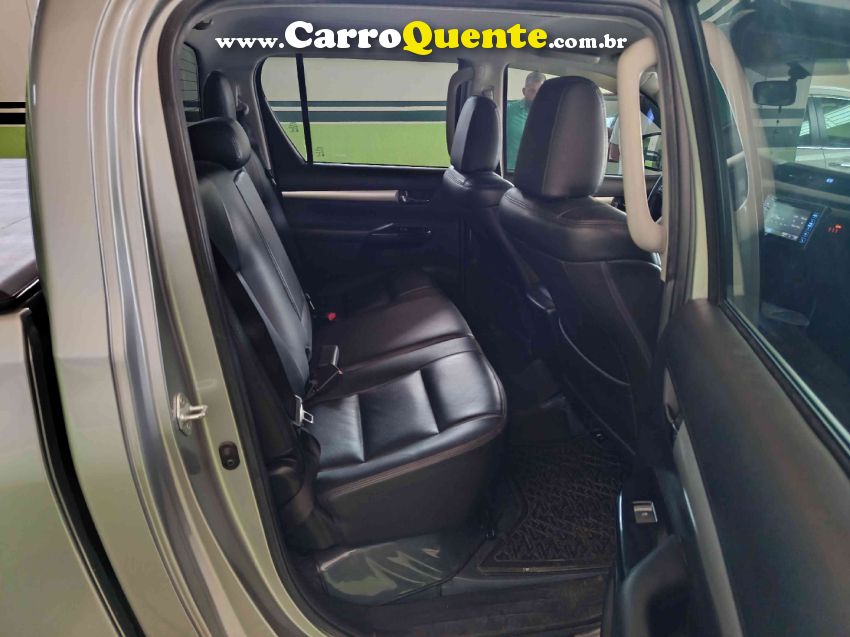 Toyota HILUX 2.8 SR 4X4 CD 16V DIESEL 4P AUTOMÁTICO - Loja