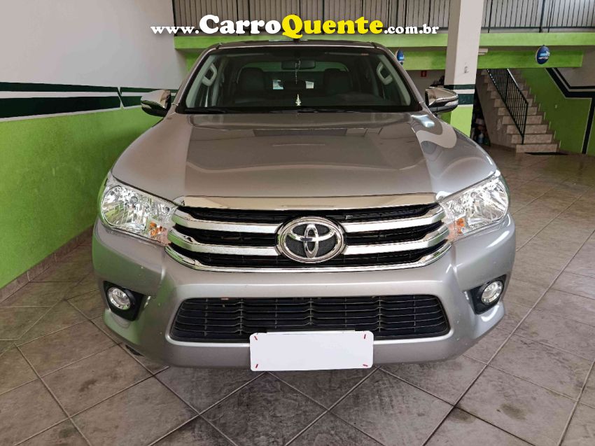 Toyota HILUX 2.8 SR 4X4 CD 16V DIESEL 4P AUTOMÁTICO - Loja