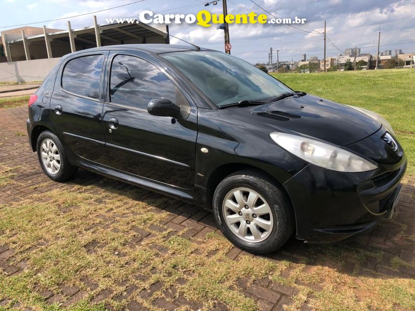 Peugeot 207 1.4 XR 8V FLEX 4P MANUAL - Loja