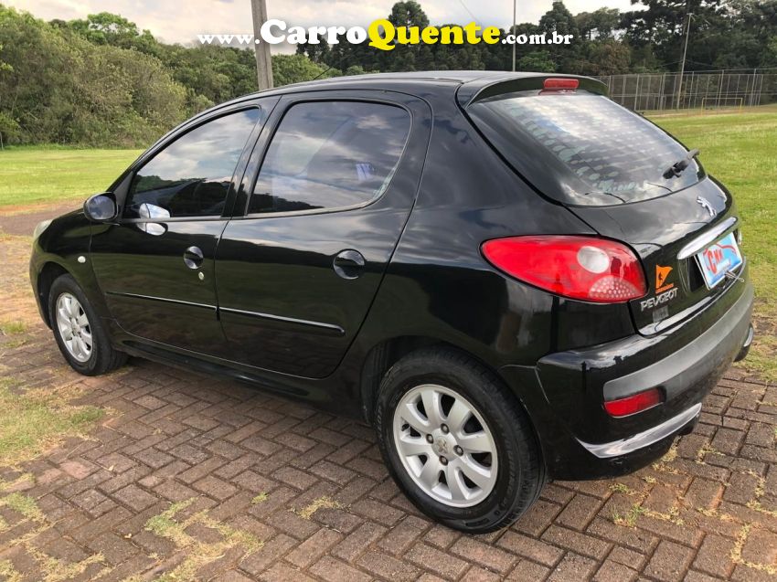 Peugeot 207 1.4 XR 8V FLEX 4P MANUAL - Loja