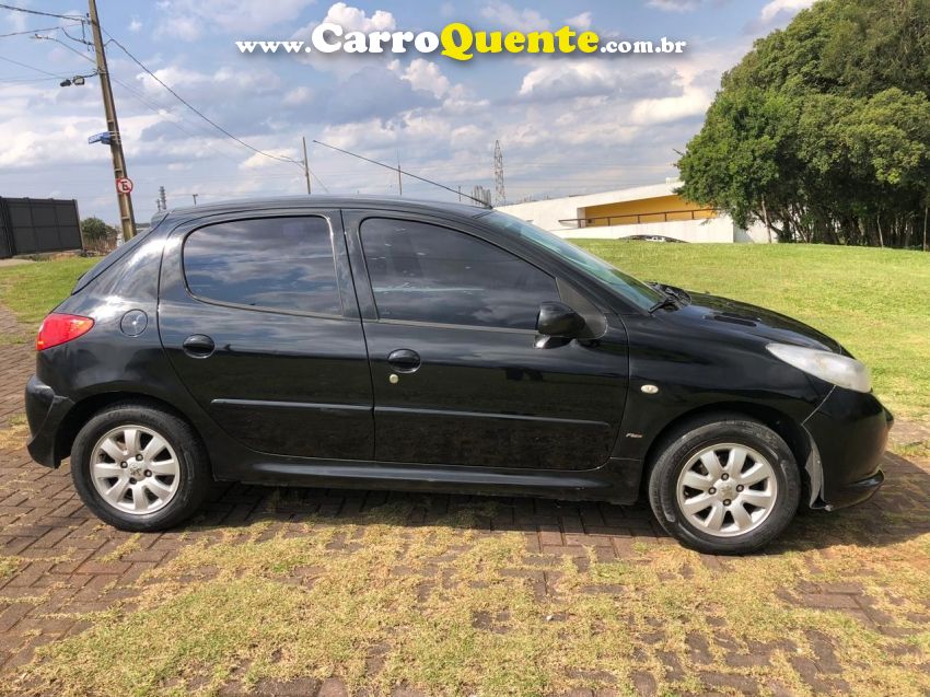 Peugeot 207 1.4 XR 8V FLEX 4P MANUAL - Loja