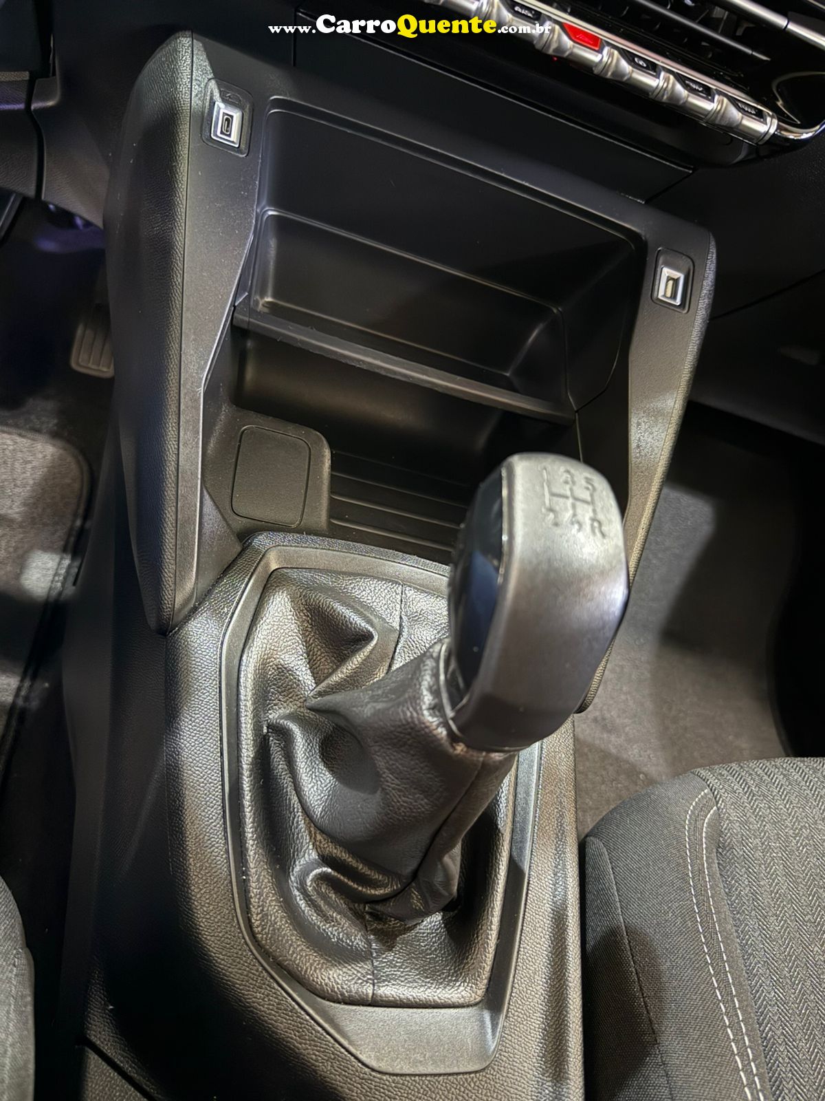 PEUGEOT 208 1.0 FIREFLY LIKE 2024 - Loja