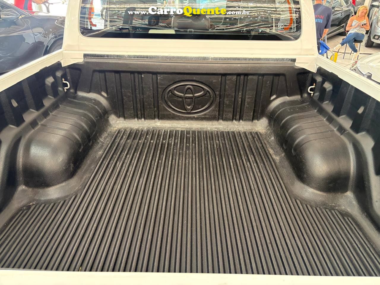 HILUX 2.8 D-4D TURBO CD POWER PACK 4X4 C/ BAIXA KM 2024 - Loja