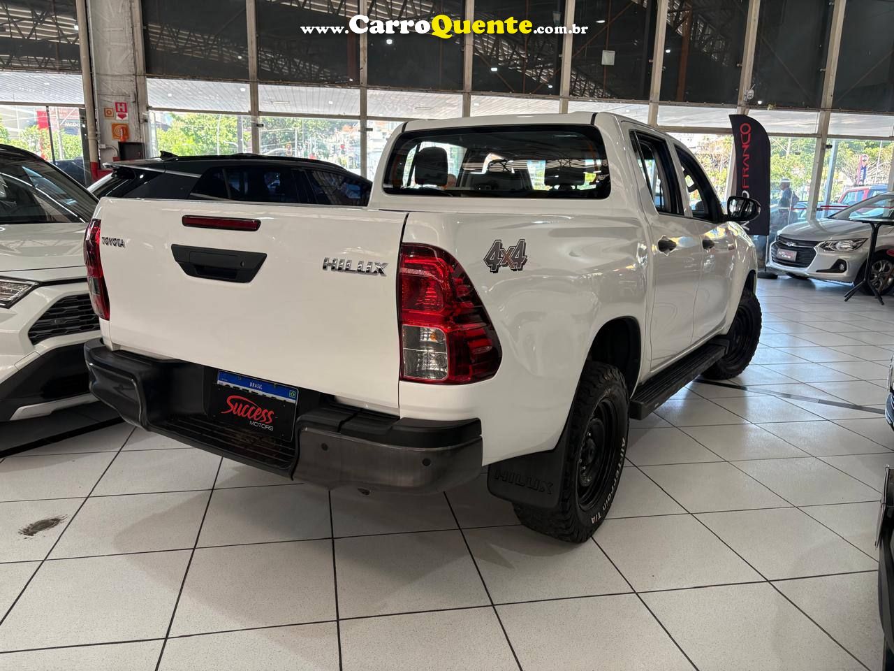 HILUX 2.8 D-4D TURBO CD POWER PACK 4X4 C/ BAIXA KM 2024 - Loja
