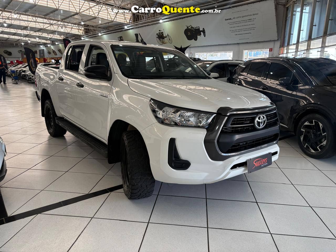 HILUX 2.8 D-4D TURBO CD POWER PACK 4X4 C/ BAIXA KM 2024 - Loja