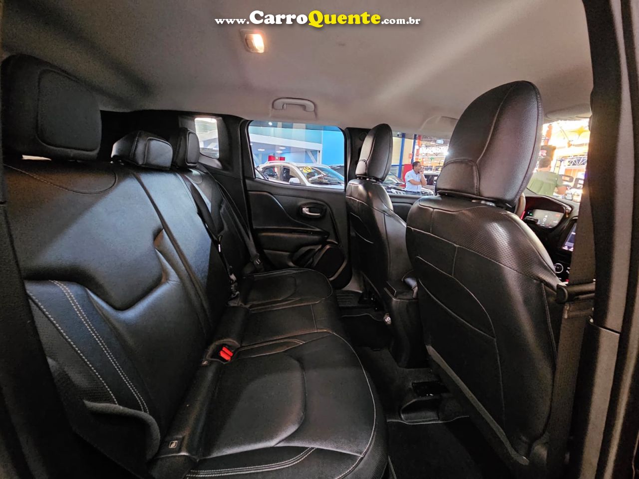 JEEP RENEGADE 1.3 TURBO LONGITUDE * GARANTIA DE FÁBRICA * 2024 - Loja