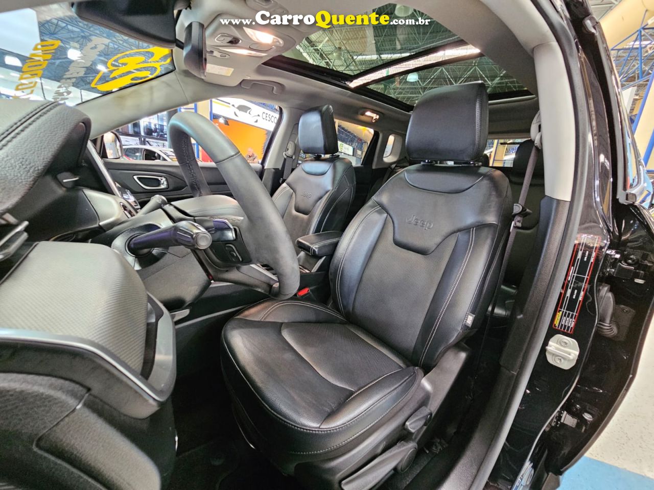 JEEP COMPASS 1.3 TURBO LONGITUDE NIGHT EAGLE *23.000 Km Apenas 2025 - Loja