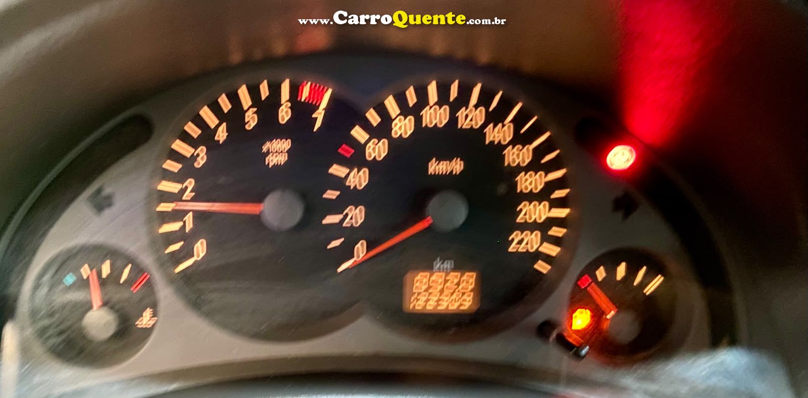 CHEVROLET CORSA 1.8 MPFI MAXX SEDAN 8V 2004 - Loja