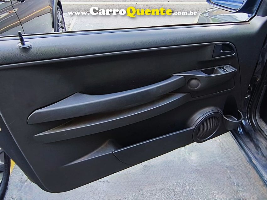 Volkswagen FOX 1.0 MI CITY 8V FLEX 2P MANUAL - Loja