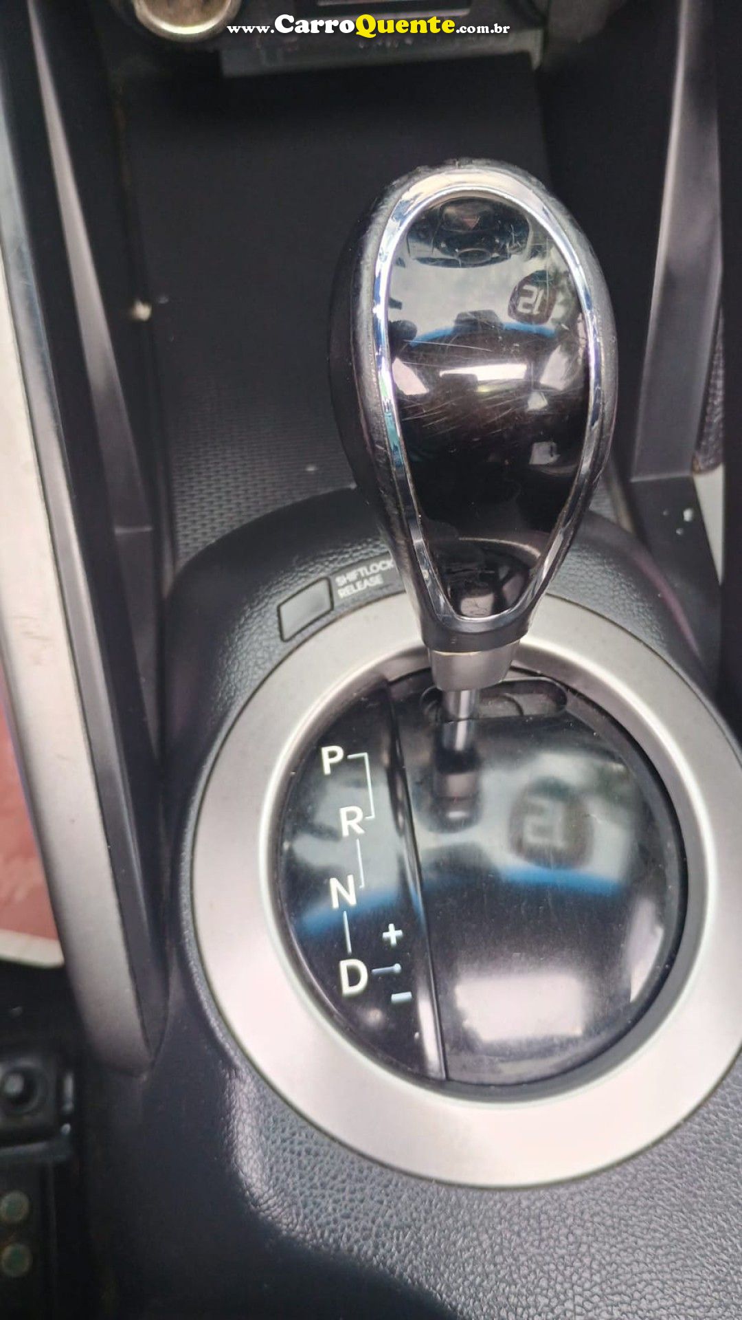 HYUNDAI   VELOSTER 1.6 16V  140CV AUT.   PRATA 2012 1.6 GASOLINA - Loja