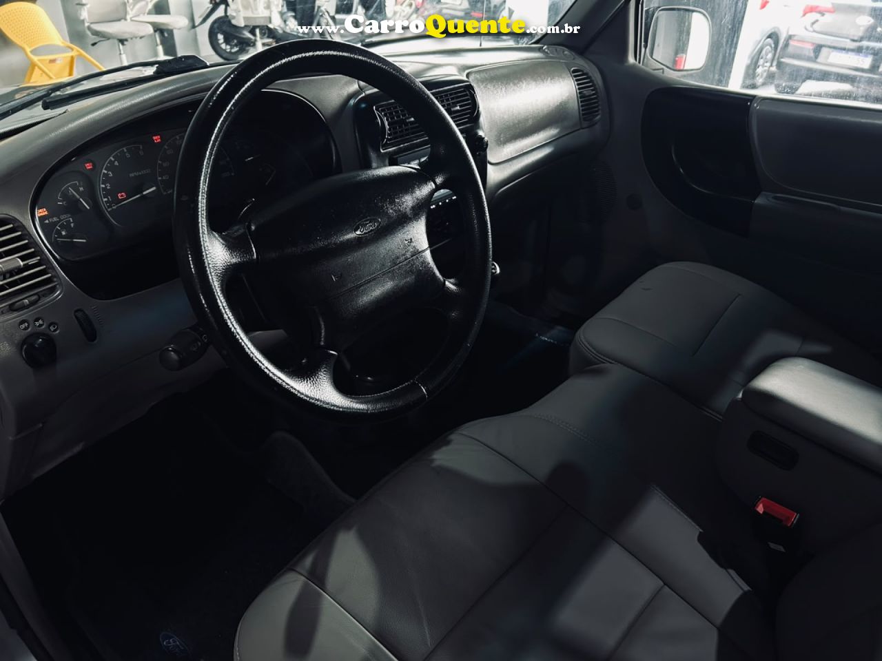 FORD   RANGER XL 4.0 CS   PRATA 2000 4.0 GASOLINA - Loja