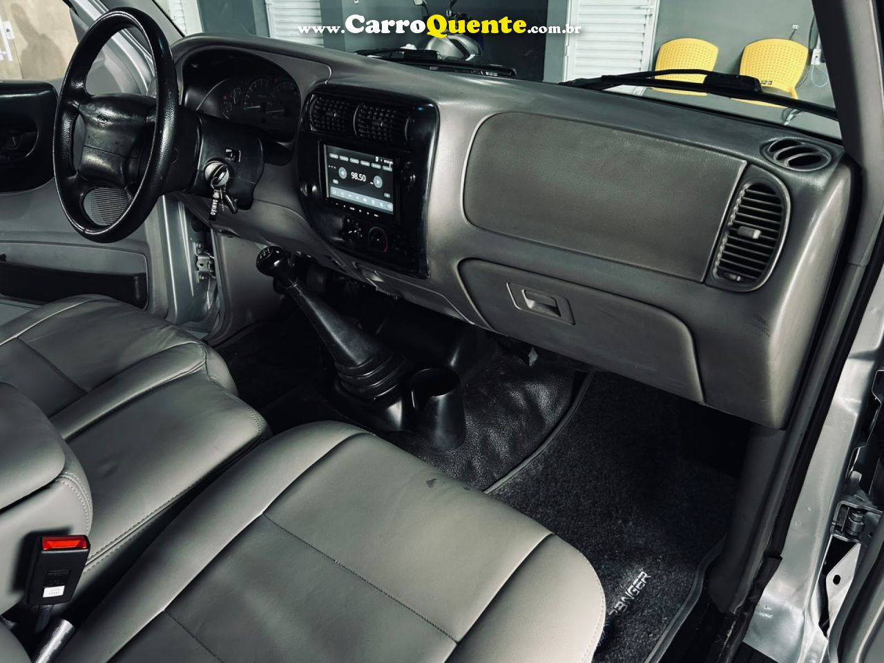 FORD   RANGER XL 4.0 CS   PRATA 2000 4.0 GASOLINA - Loja