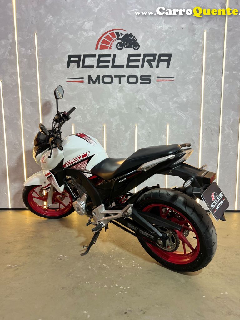 HONDA   CB TWISTERFLEXONE 250CC   BRANCO 2022 249 GASOLINA - Loja