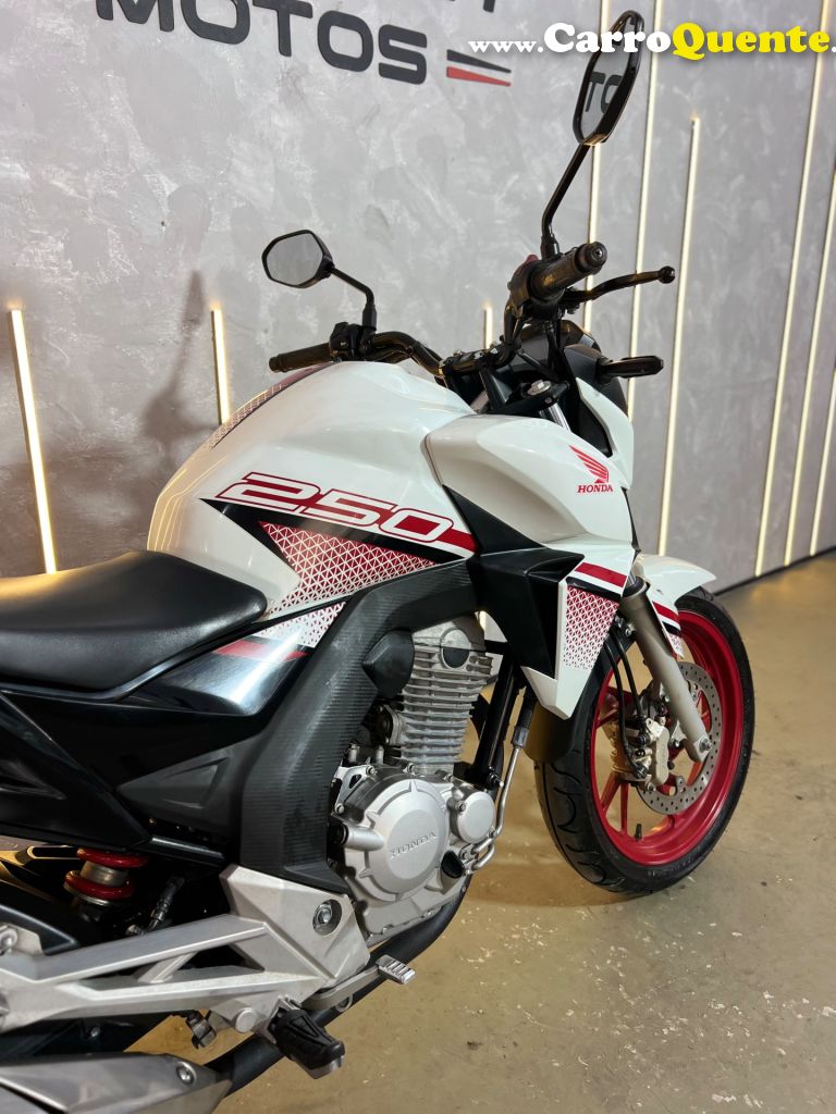 HONDA   CB TWISTERFLEXONE 250CC   BRANCO 2022 249 GASOLINA - Loja