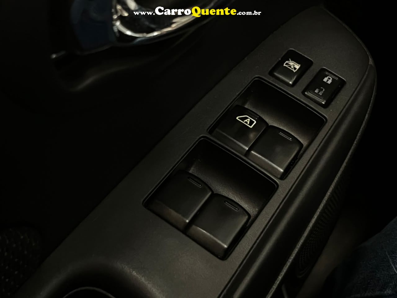 NISSAN   VERSA SL 1.6 16V FLEX FUEL 4P MEC.   PRATA 2013 1.6 FLEX - Loja