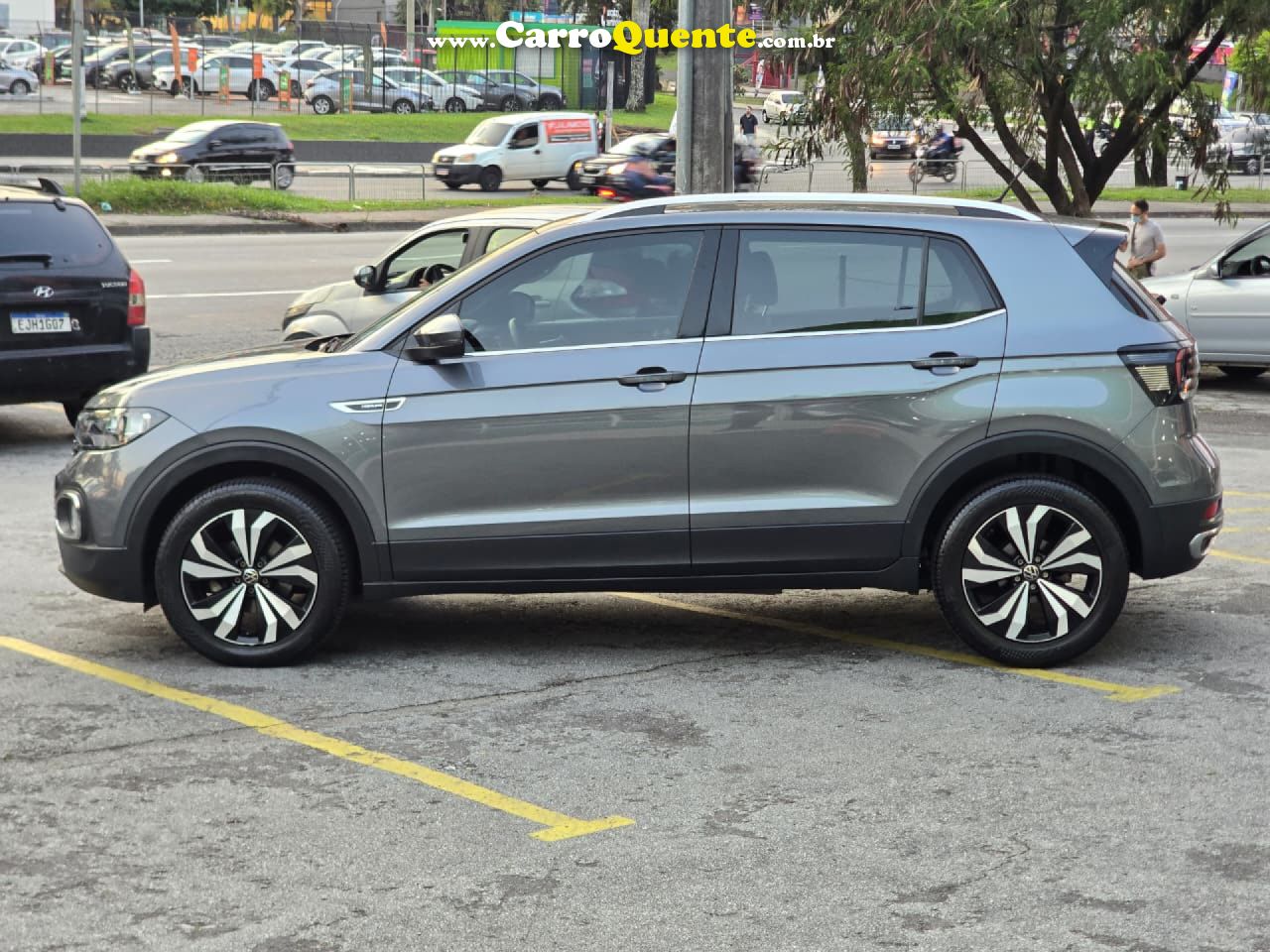 VOLKSWAGEN   T-CROSS HIG. 250 TSI 1.4 FLEX 16V 5P AUT   CINZA 2022 1.4 FLEX - Loja