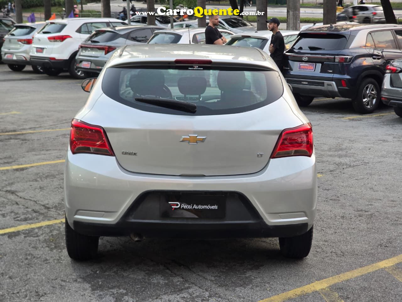 CHEVROLET   ONIX HATCH LT 1.0 8V FLEXPOWER 5P MEC.   PRATA 2019 1.0 FLEX - Loja