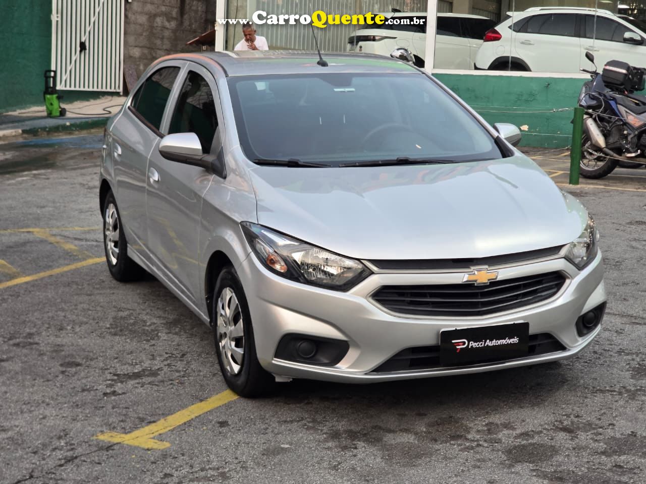 CHEVROLET   ONIX HATCH LT 1.0 8V FLEXPOWER 5P MEC.   PRATA 2019 1.0 FLEX - Loja