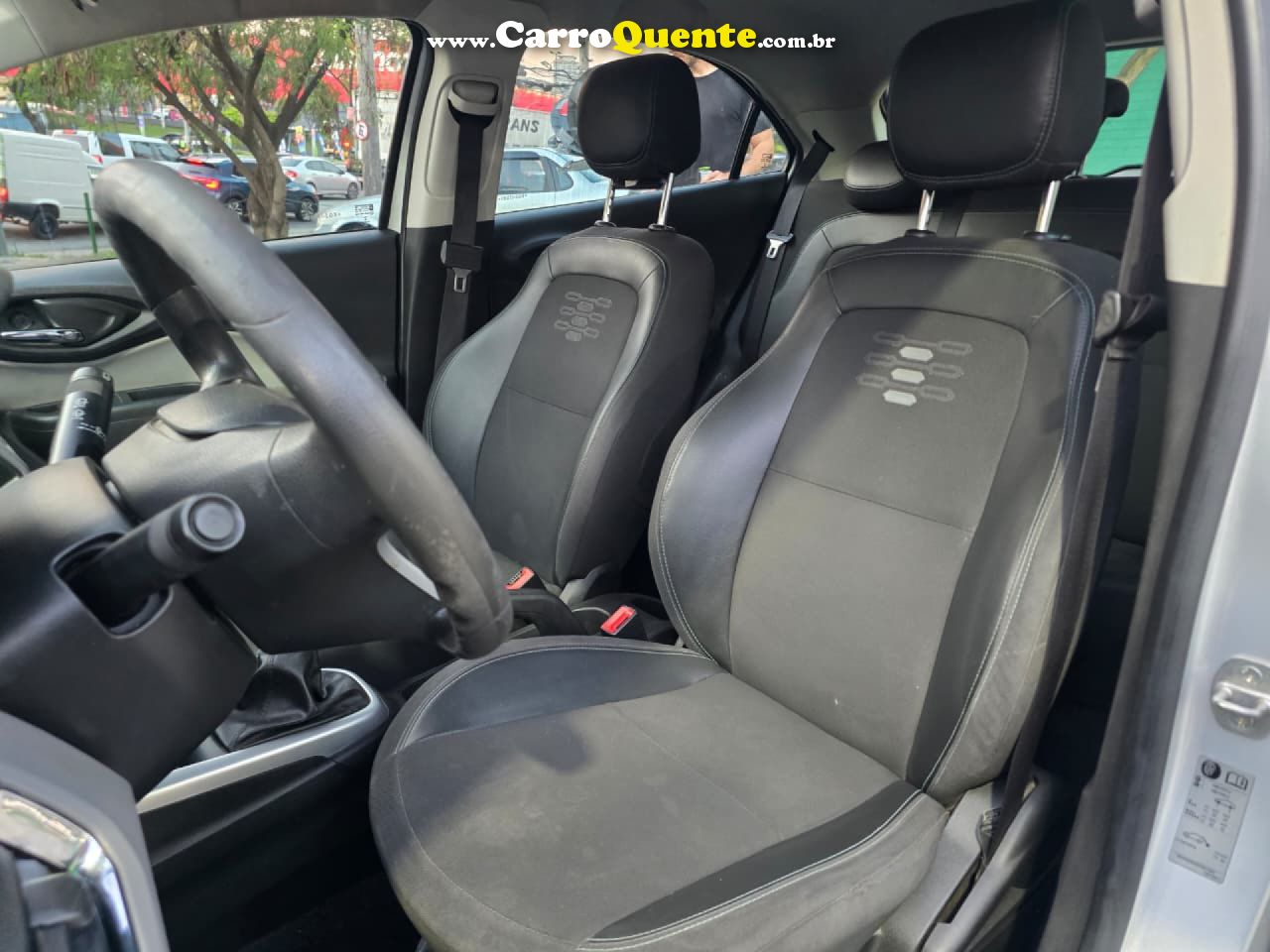 CHEVROLET   ONIX HATCH LT 1.0 8V FLEXPOWER 5P MEC.   PRATA 2019 1.0 FLEX - Loja