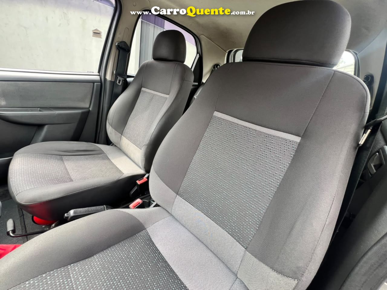CHEVROLET   CELTA SPIRIT LT 1.0 MPFI 8V FLEXP. 5P   CINZA 2013 1.0 FLEX - Loja