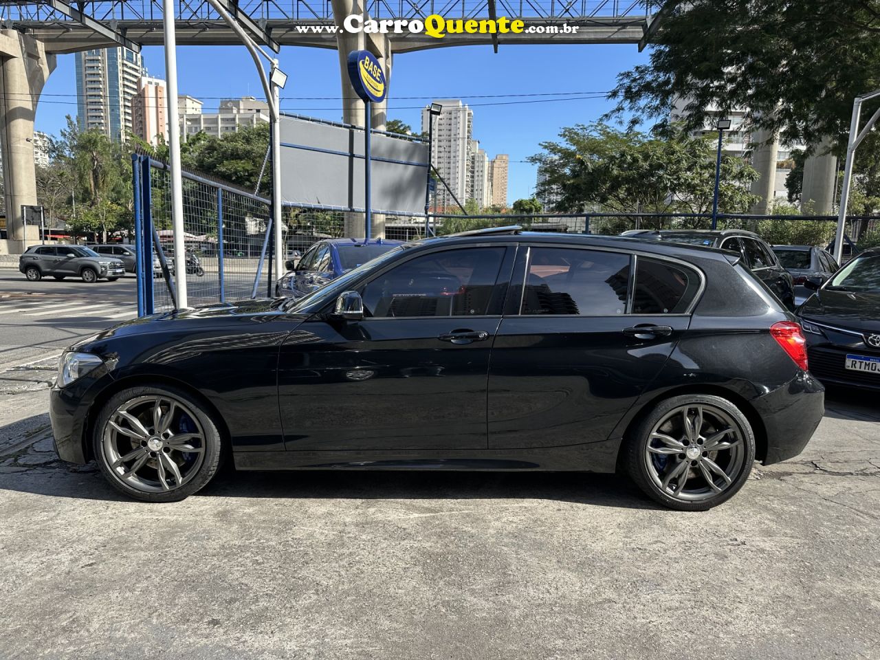 BMW   BMW M 135I 3.0 24V TURBO GASOLINA 4P AUTOMÁTICO   PRETO 2014 3.0 V6 T GASOLINA - Loja