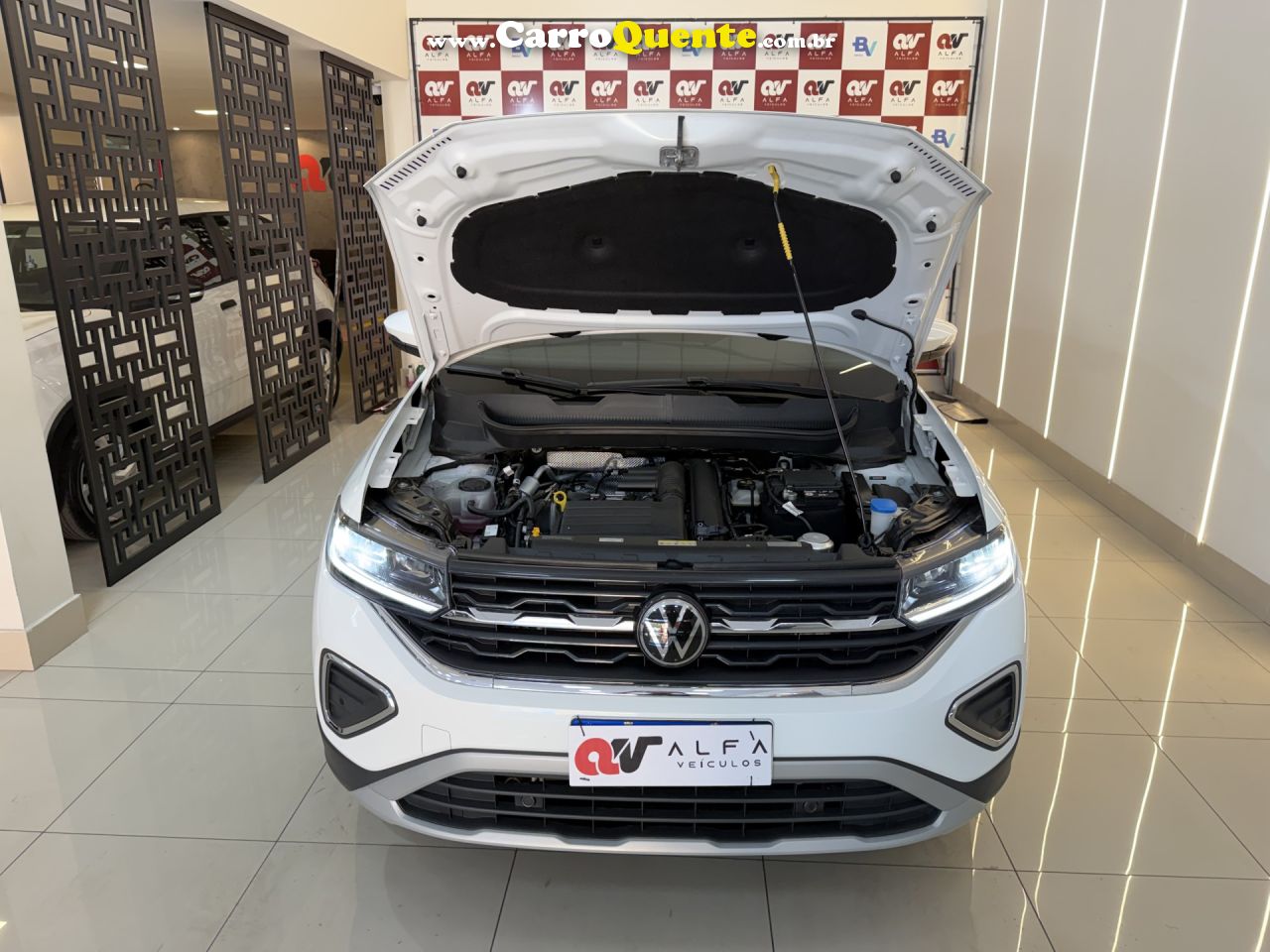 VOLKSWAGEN   T-CROSS HIG. 250 TSI 1.4 FLEX 16V 5P AUT   BRANCO 2025 1.4 FLEX - Loja