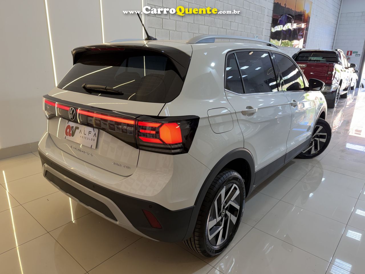 VOLKSWAGEN   T-CROSS HIG. 250 TSI 1.4 FLEX 16V 5P AUT   BRANCO 2025 1.4 FLEX - Loja