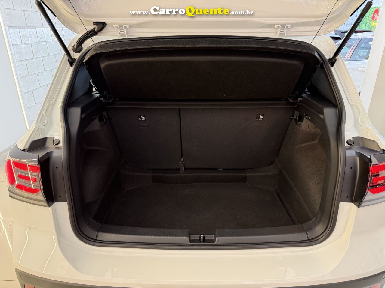 VOLKSWAGEN   T-CROSS HIG. 250 TSI 1.4 FLEX 16V 5P AUT   BRANCO 2025 1.4 FLEX - Loja