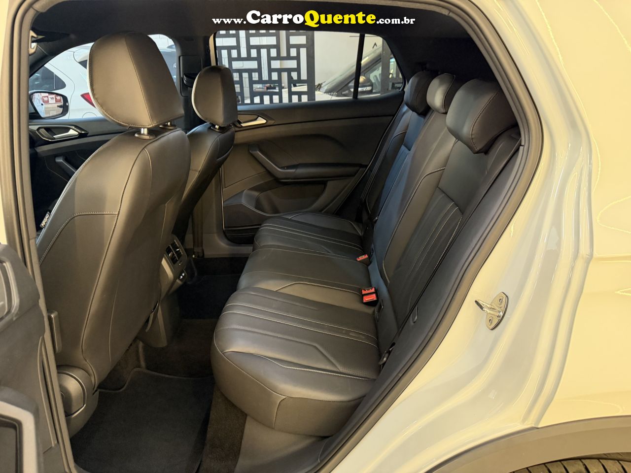VOLKSWAGEN   T-CROSS HIG. 250 TSI 1.4 FLEX 16V 5P AUT   BRANCO 2025 1.4 FLEX - Loja