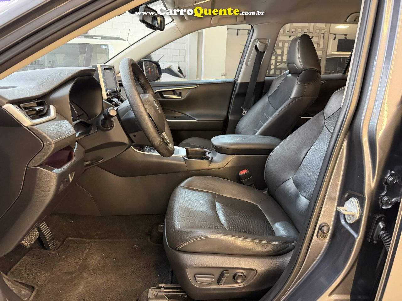 TOYOTA   RAV4 2.5 S 4X4 HYBRID AUT.   CINZA 2019 2.5 GASOLINA - Loja