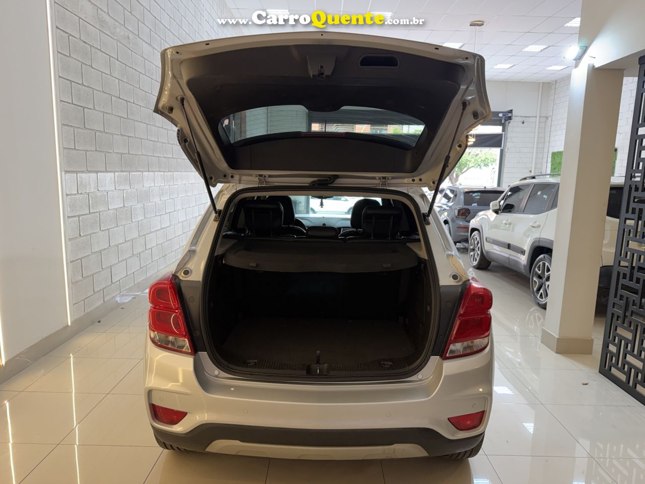 CHEVROLET   TRACKER PREMIER 1.4 TURBO 16V FLEX AUT   PRATA 2019 1.4 FLEX - Loja