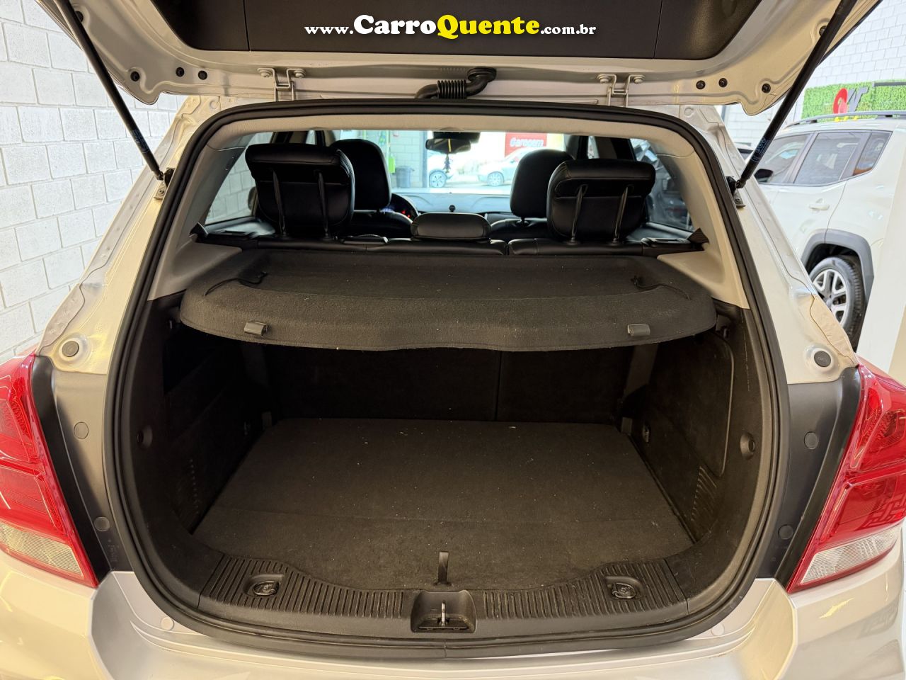 CHEVROLET   TRACKER PREMIER 1.4 TURBO 16V FLEX AUT   PRATA 2019 1.4 FLEX - Loja