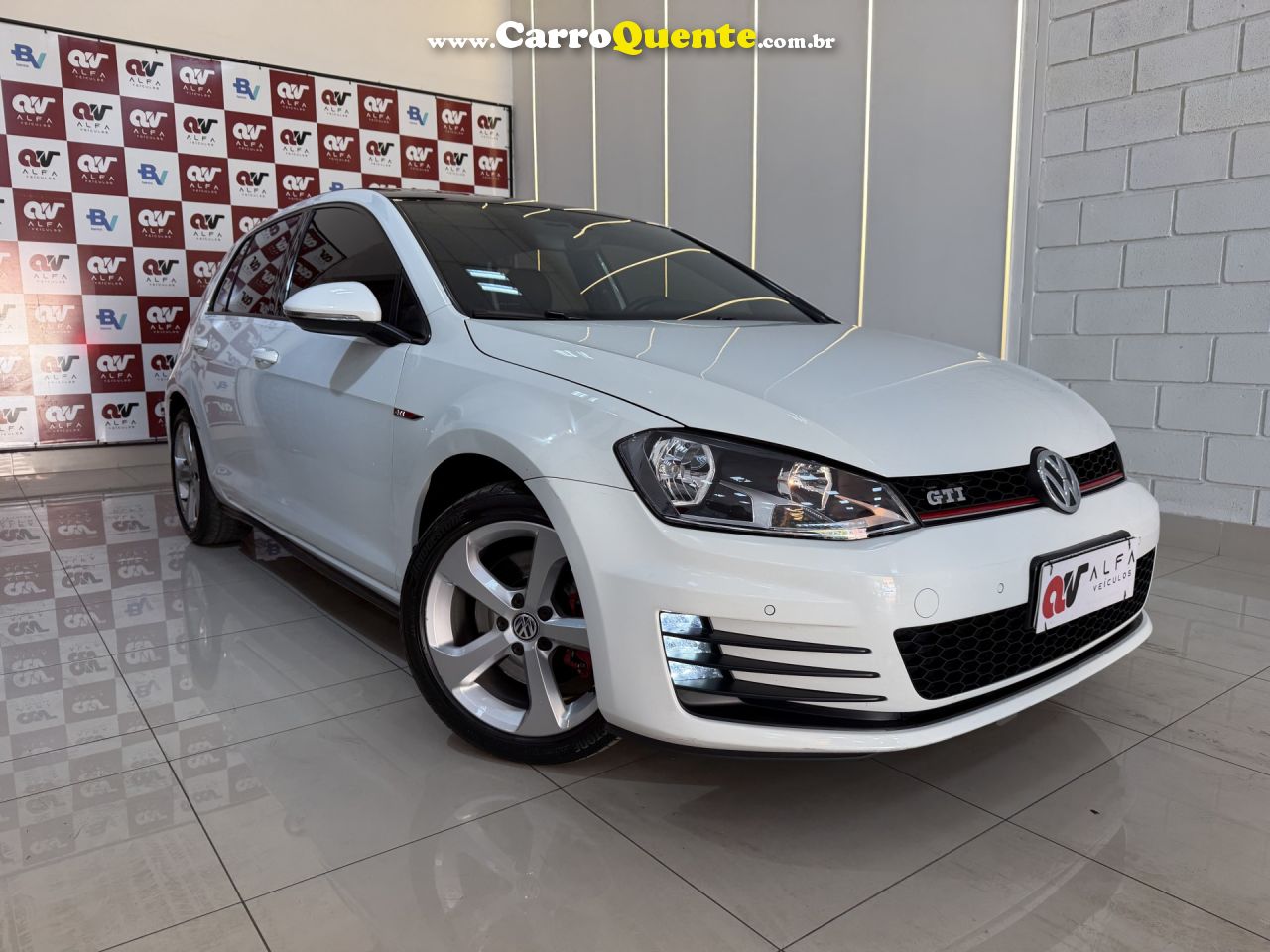 VOLKSWAGEN   GOLF GTI 2.0 TSI 220CV AUT.   BRANCO 2017 2.0 GASOLINA - Loja