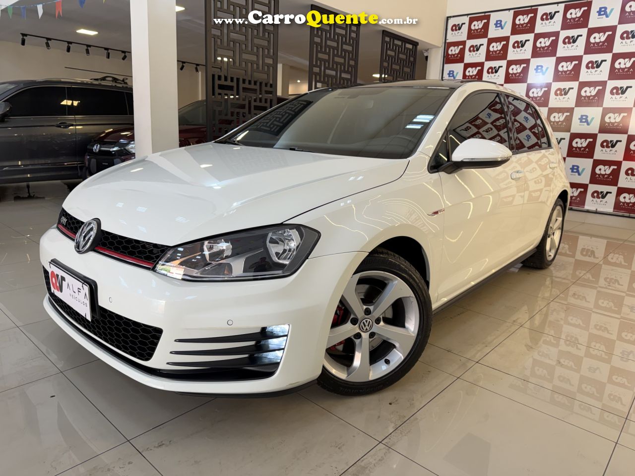 VOLKSWAGEN   GOLF GTI 2.0 TSI 220CV AUT.   BRANCO 2017 2.0 GASOLINA - Loja