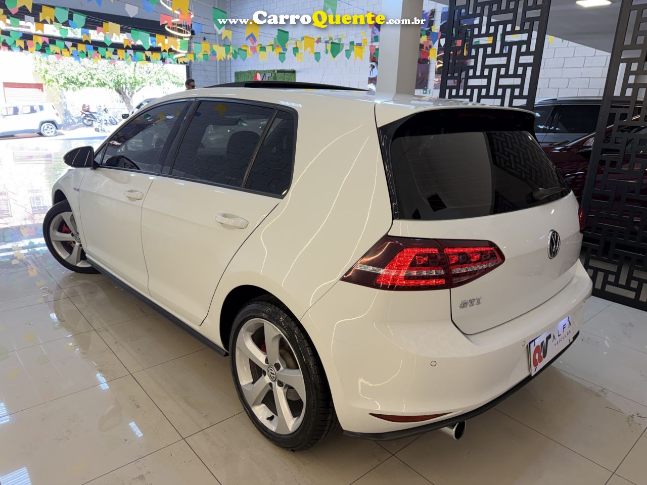 VOLKSWAGEN   GOLF GTI 2.0 TSI 220CV AUT.   BRANCO 2017 2.0 GASOLINA - Loja