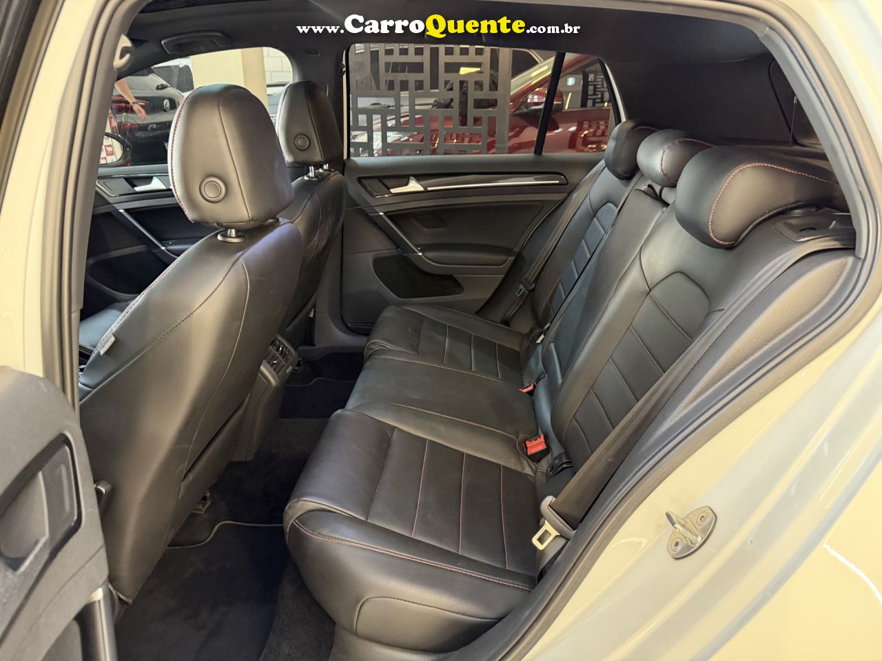VOLKSWAGEN   GOLF GTI 2.0 TSI 220CV AUT.   BRANCO 2017 2.0 GASOLINA - Loja